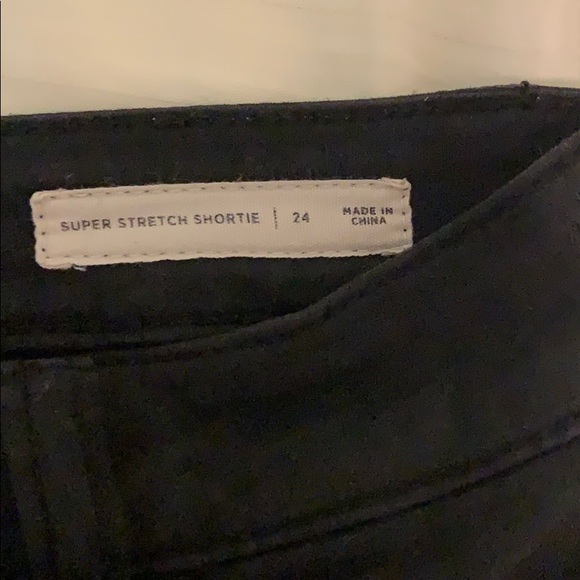 Black shorts - Picture 2 of 3